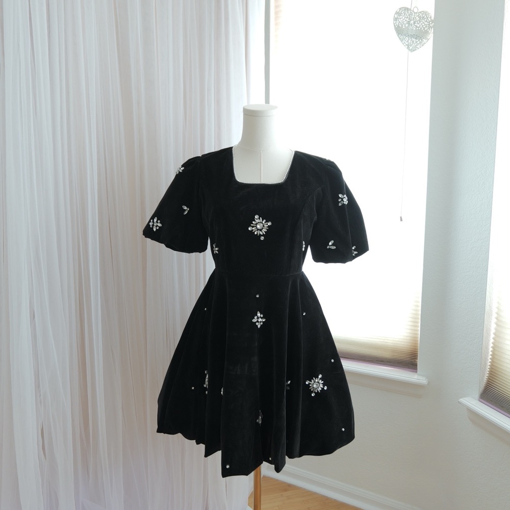 Seeyou Vintage-Inspired Black Velvet Dress with Gem Embellishments